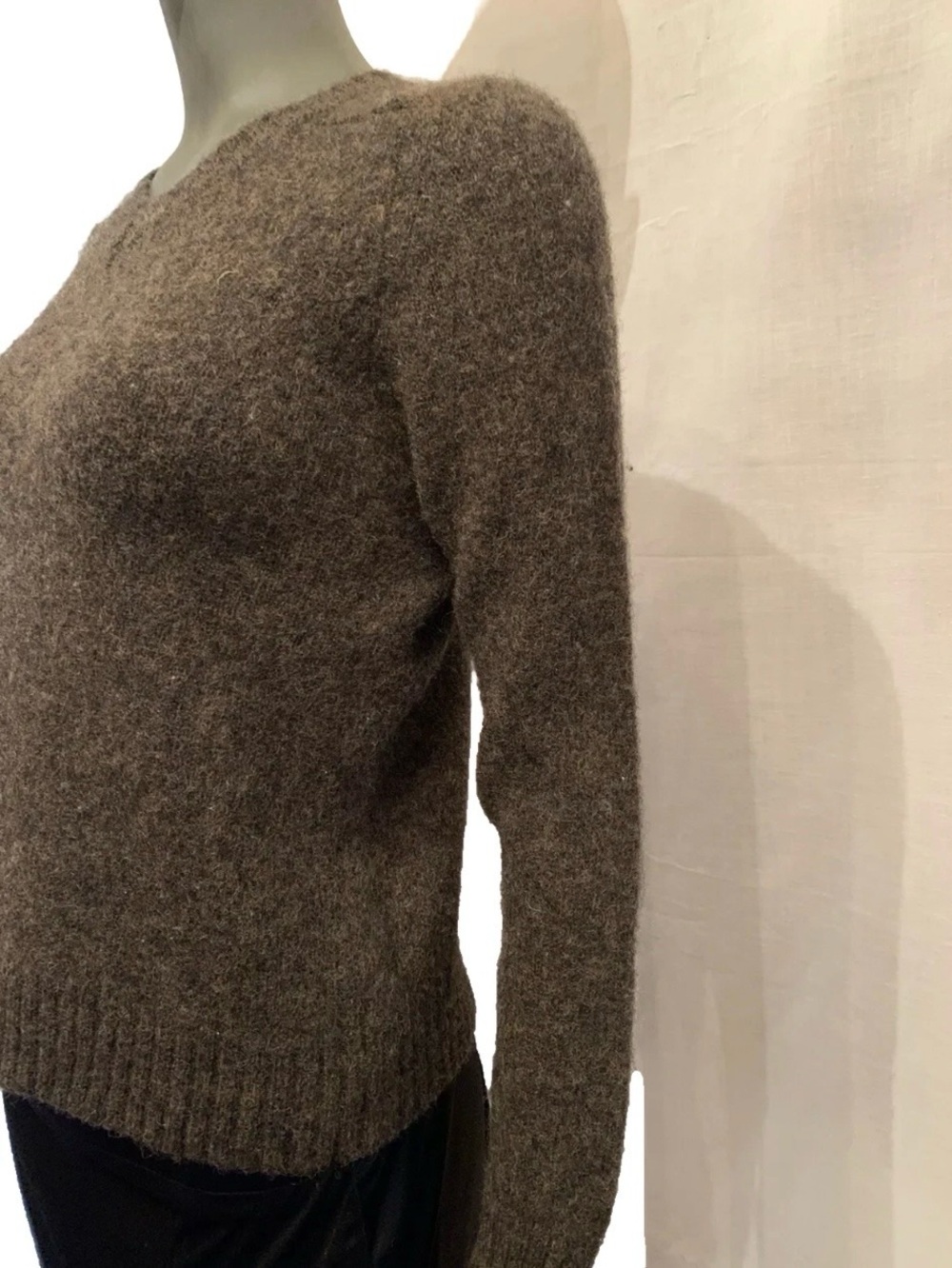 Vintage 90s Express Bleus
100% Wool V-Neck
Sweater Brown Heathered
Small S - Picture 2 of 7